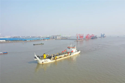南通營(yíng)船港航道疏浚工程順利通過完工驗(yàn)收，助力碼頭建設(shè)與管理優(yōu)化